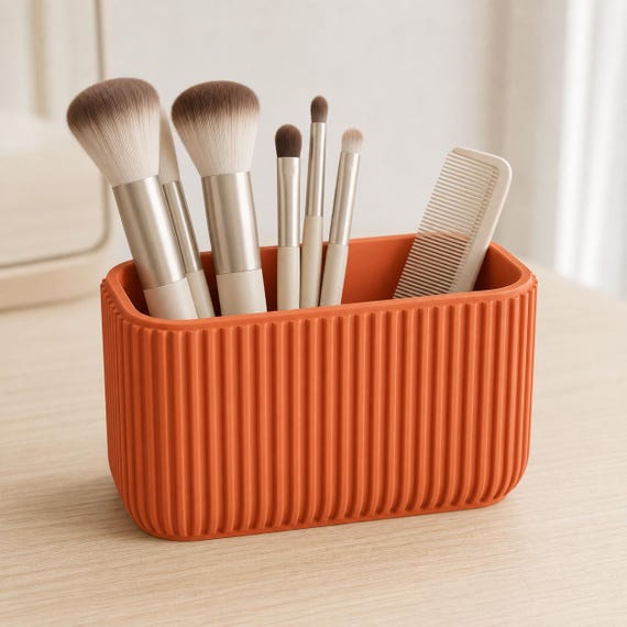 Terracotta LineHaven single-compartment ribbed organizer holding makeup brushes