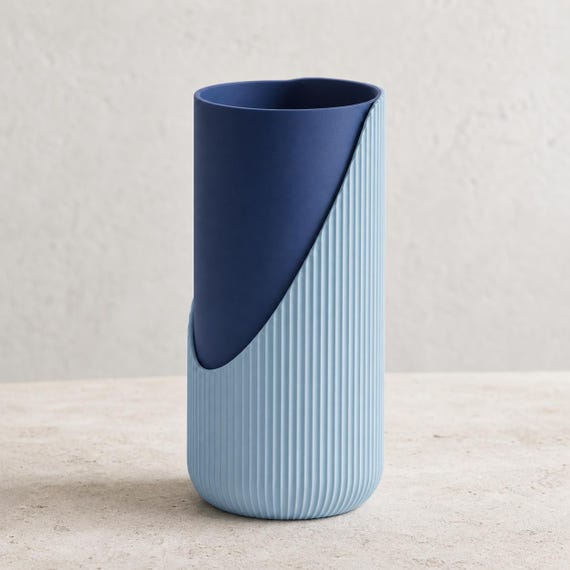 Curveveil two-tone vase in Ice Blue and Dark Blue Coastal Dusk colors