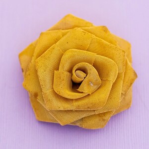 Vintage Gold Tone Rose Floral Brooch - AB2