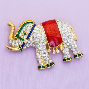 VIntage Gold Tone Elephant Intricate Rhinestones Brooch - AB8