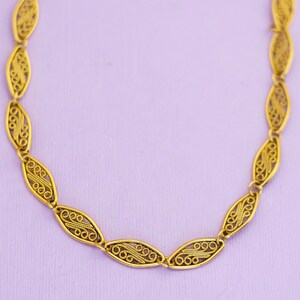 Vintage Wavy Swirls Round Diamond Shaped Links Gold Tone Choker Necklace 16 inch - B19