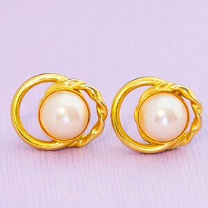 Vintage Gold Tone Spiral Circles Faux Pearl Stud Earrings - AB6
