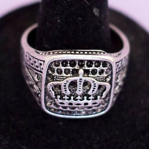 Vintage Crown Square Silver Tone Royal Ring Size 12 - AB22