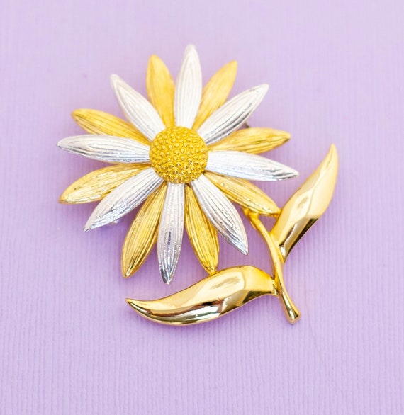Vintage Two Tone Daisy Floral Brooch - AB2
