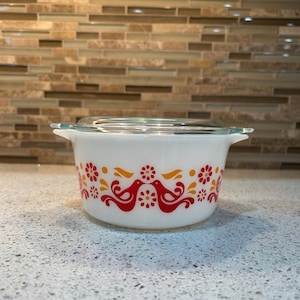 Pyrex Friendship 1 Quart (473) Casserole Dish With Coordinating Clear Pyrex Lid