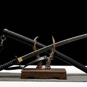 Miecz katana ze stali T10, kolekcjonerskie ostrze samuraja Czarnego Wilka