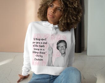 Sweat à capuche court rose Shirley Chisholm