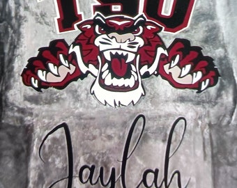 Customized throw