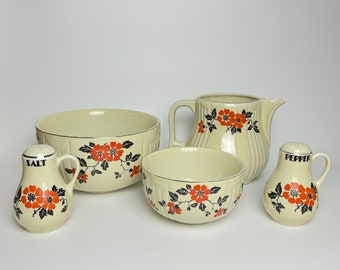 Vintage 1940’s Hall’s Superior Quality Kitchenware. 2 Mixing Bowls, Shakers, and Pitcher. Made in the USA.