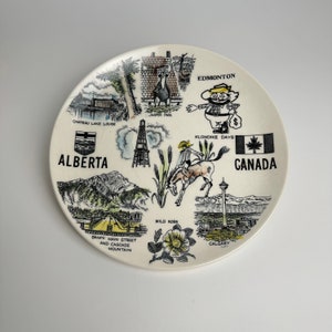 Vintage Canada Souvenir Plate with Major Attractions & Provinces.