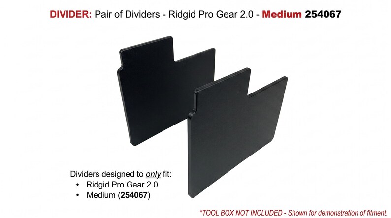以下が含まれることがあります： Ridgid Pro Gear 2.0 Mediumツールボックス用の黒い仕切り板のペア。画像には、Ridgid Pro Gear 2.0 Mediumツールボックスモデル254067に適合するように設計された、独特の形状の2つの仕切り板が表示されています。