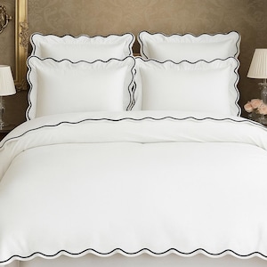 400 Thread Count Cotton Sateen Hotel Stitch 3 Piece Duvet Cover in Scalloped Embroidery