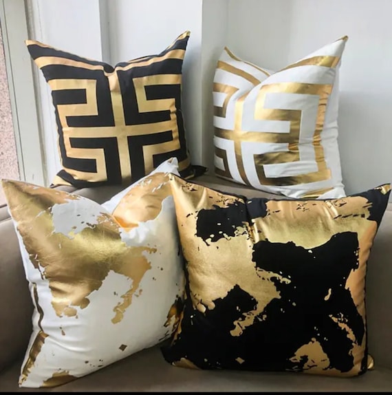 22x22 Luxe Greek Key Foil Velvet Pillow Throw Cover in Black