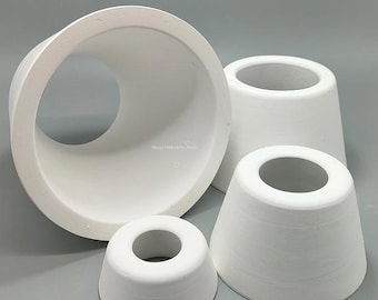 Puede incluir: Cuatro muelas de esmeril de cerámica blanca de diferentes tamaños. Las muelas se utilizan para esmerilar y pulir metal.