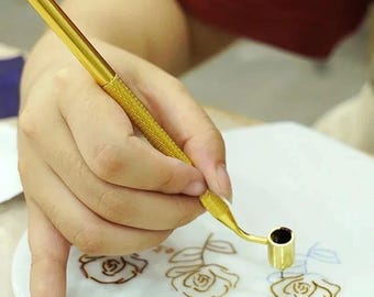 Penna per pigmenti ceramici, in metallo dorato, con punte di varie dimensioni, adatta per colori ceramici liquidi, strumento di scrittura e colorazione scorrevole, kit per la creazione di decorazioni artigianali.