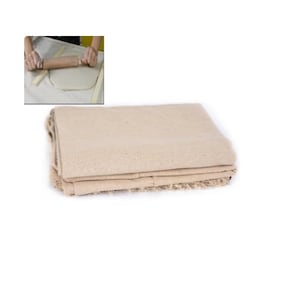 Puede incluir: Un paño de lona beige doblado para proteger las superficies durante los proyectos de manualidades.