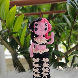 Mels Inspire Crochet Doll black-pink hair