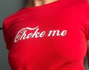 Koszulka „Dusić mnie”, odważna koszulka z napisem, zalotna koszulka z napisem, zabawny top na wieczór panieński