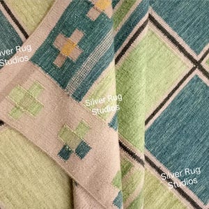 Handwoven Green Wool Kilim Rug: Scandinavian Style, 8x10