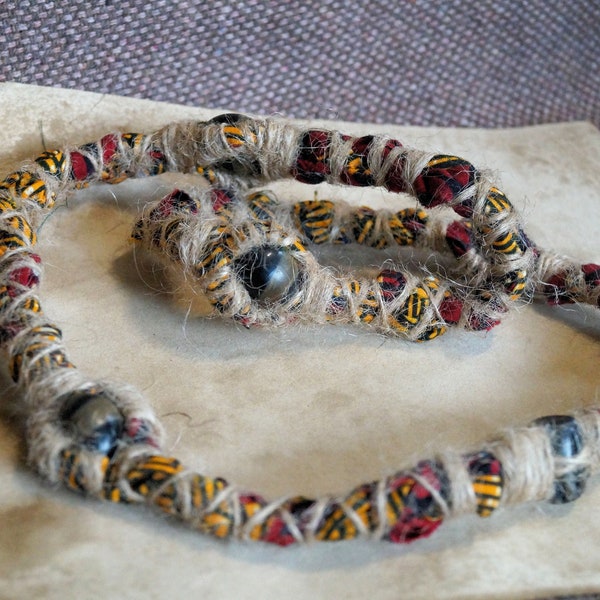 Collier Ethnique Perles Anciennes Bleues Et Ambrées - Longueur Variable - Pièce Unique (occasion)