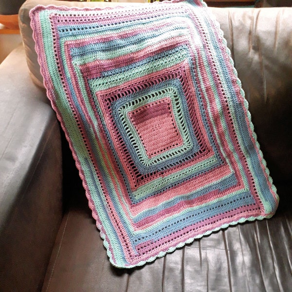 Plaid crochet rose, mauve, bleu et turquoise fait main, couverture bébé ou animaux fait main neuve couverture grand-mère 75X52 cm cadeau