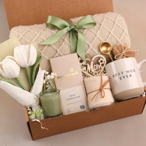 Crochet Sunflower Mothers Day Gift Box, Gift Box for Grandma, Daughter to Mother Gift, Gift Box for Mom Gift Set, Self Care Gift for Mom White Tulips Blanket