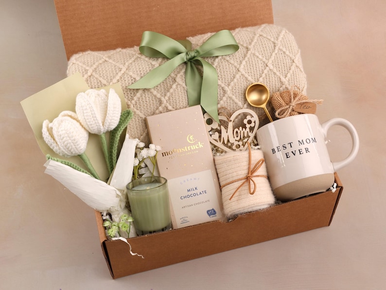 Crochet Sunflower Mothers Day Gift Box, Gift Box for Grandma, Daughter to Mother Gift, Gift Box for Mom Gift Set, Self Care Gift for Mom White Tulips Blanket