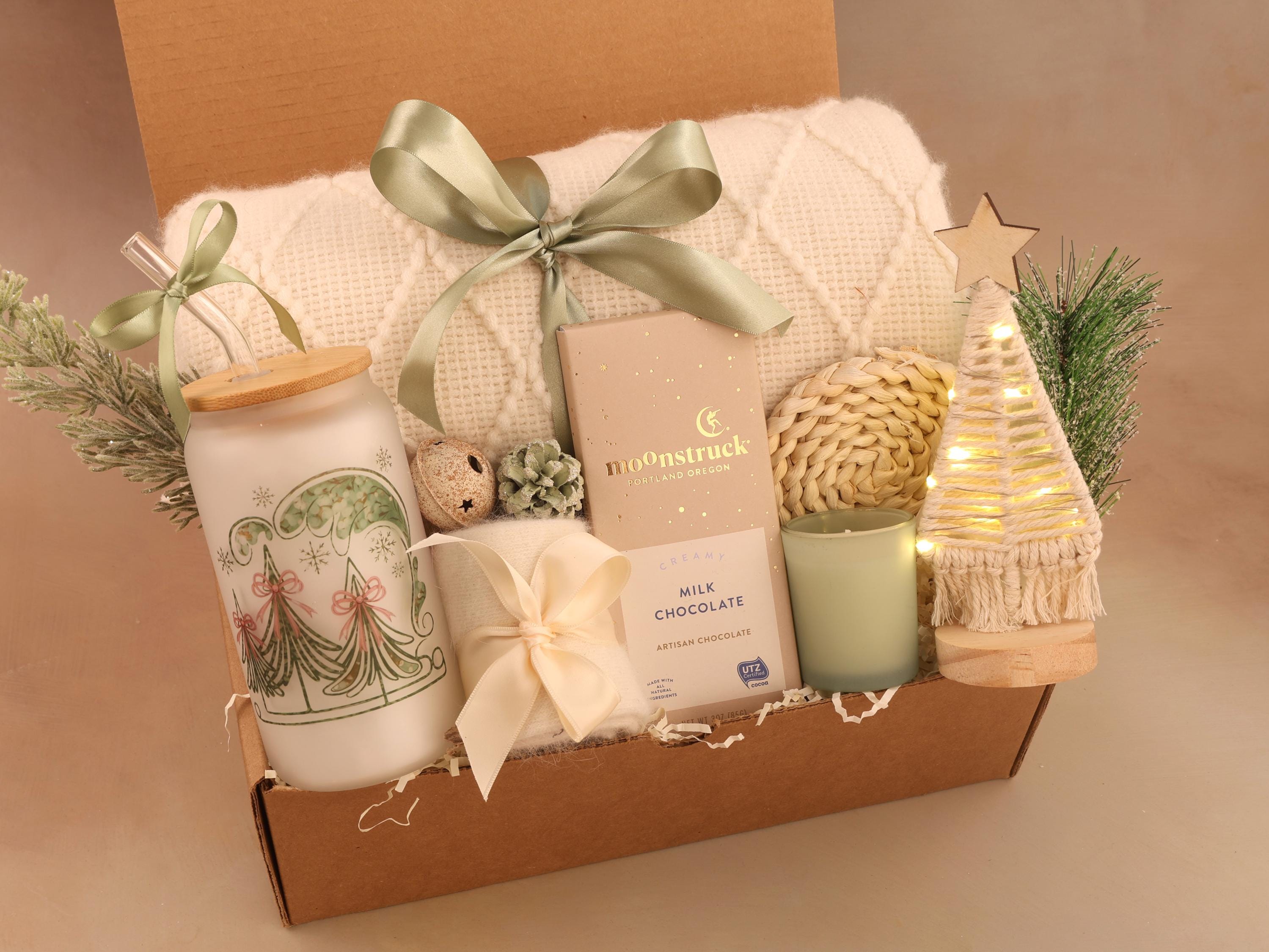 Holiday Gift Box, Personalized Christmas Gift Box for Her Holiday Gift Box, Personalized Christmas Gift Box for Her