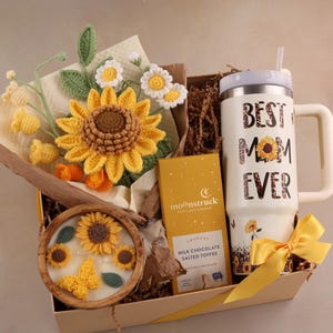 Mothers Day Gift with Flower, Cozy Gift Box for Mom, Custom Mom Gift, Gift Basket for Mom, Gift Set for Women Sunflower Bouquet
