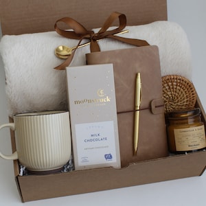 Boîte-cadeau de soins personnels, boîte-cadeau d'envoi de câlins, paquet de soins pour elle, ami de paquet de soins, boîte-cadeau de thé, boîte-cadeau d'encouragement, pensant à toi BeigeChocJournal