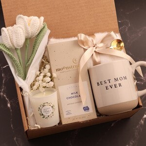 Mothers Day Gift with Flower, Cozy Gift Box for Mom, Custom Mom Gift, Gift Basket for Mom, Gift Set for Women White Tulips Small