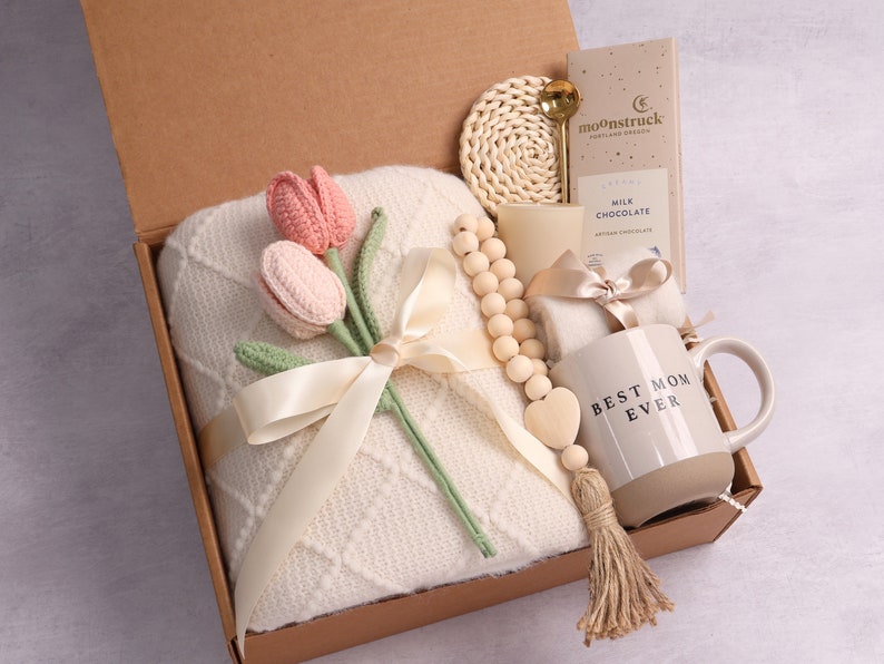 Cesta de regalo de spa para mimos del Día de la Madre, Caja de regalo personalizada del Día de la Madre, Regalo del Día de la Madre, Paquete de cuidado para ella Pink Tulips Blanket