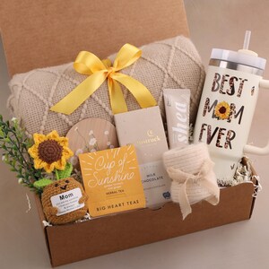 Mothers Day Gift with Flower, Cozy Gift Box for Mom, Custom Mom Gift, Gift Basket for Mom, Gift Set for Women MomMiniSunfloweBkt