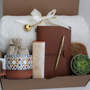 Boîte-cadeau de soins personnels, boîte-cadeau d'envoi de câlins, paquet de soins pour elle, ami de paquet de soins, boîte-cadeau de thé, boîte-cadeau d'encouragement, pensant à toi Kaleidoscope Blanket