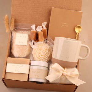 Crochet Sunflower Mothers Day Gift Box, Gift Box for Grandma, Daughter to Mother Gift, Gift Box for Mom Gift Set, Self Care Gift for Mom Spa Little Notes