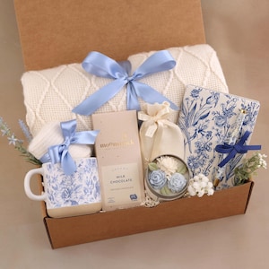 Geschenkbox für Selbstfürsorge, Geschenkbox „Umarmungen senden“, Pflegepaket für sie, Pflegepaket für die Freundin, Tee-Geschenkbox, Aufmunterungs-Geschenkbox, Ich denke an dich Blue Toile Journal