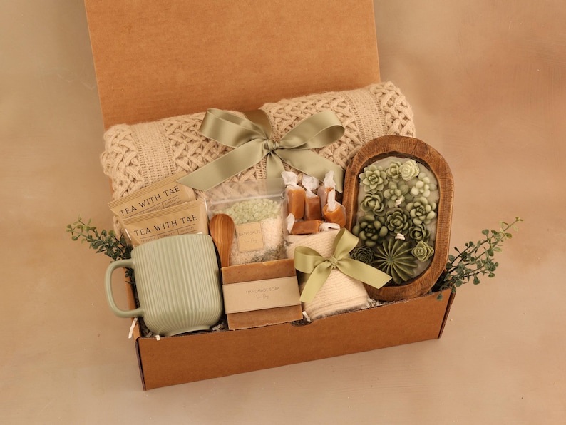 Best Friend Gift Box, Friendship Gift, Friend Birthday Gift, Bestfriend Gift, Just Because Gift, Care Package Friend, Friend Gift Basket BrownGreenSpaWood