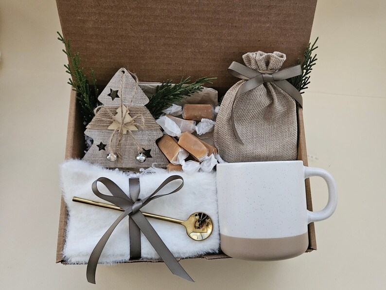 Christmas Gifts For Women, Christmas Gift Baskets, Hygge Gift Box For Friend, Mom, Sister, Holiday Self Care Gift Box Boho Mini