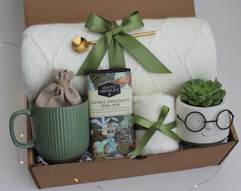 Best Friend Gift Box, Friendship Gift, Friend Birthday Gift, Bestfriend Gift, Just Because Gift, Care Package Friend, Friend Gift Basket
