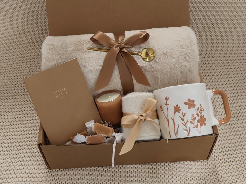 Hygge Gift Box with Blanket, Sending a hug, Thinking of you, Sympathy gift Basket, Bereavement, Encouragement gift, Thank You LittleNotesFlowerMug