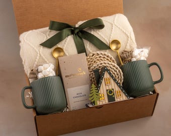 Christmas Holiday gift box, Christmas gift idea, warm gift, winter gift box, sending a hug, gift box for women, hygge gift idea
