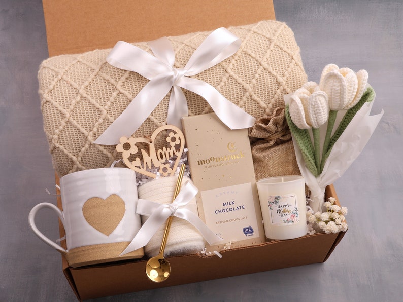 Mothers Day Gift Box, Mothers Day Gift Basket, Mothers Day Gift From Daughter, Mothers Day Gift Ideas, Mothers Day Gift For Grandma, Mom White Tulips