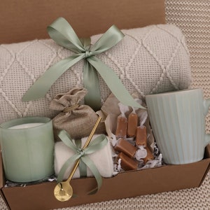 Birth Flower Birthday Gift Box, birthday ideas, birthday present, gift for best friend, BdayFlower SageGlass Candle