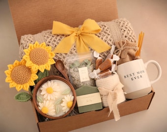 Mothers Day Gift with Flower, Cozy Gift Box for Mom, Custom Mom Gift, Gift Basket for Mom, Gift Set for Women