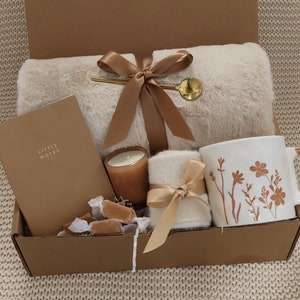 Birth Flower Birthday Gift Box, birthday ideas, birthday present, gift for best friend, BdayFlower LittleNotesFlowerMug