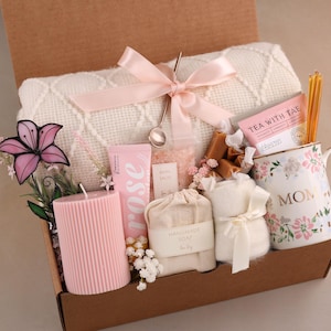 Crochet Sunflower Mothers Day Gift Box, Gift Box for Grandma, Daughter to Mother Gift, Gift Box for Mom Gift Set, Self Care Gift for Mom Stained Glass Flower