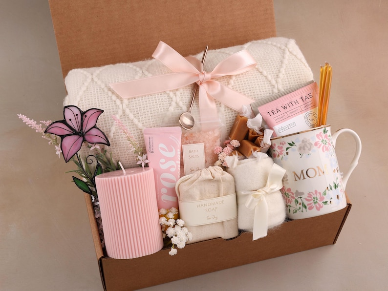 Crochet Sunflower Mothers Day Gift Box, Gift Box for Grandma, Daughter to Mother Gift, Gift Box for Mom Gift Set, Self Care Gift for Mom Stained Glass Flower