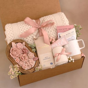 Gift Box For Her, Gift For Women, Gift For Mom, Sending A Hug, Thinking Of You, Thank You Gift, Birthday Gift Box, Hygge Gift, Care Package