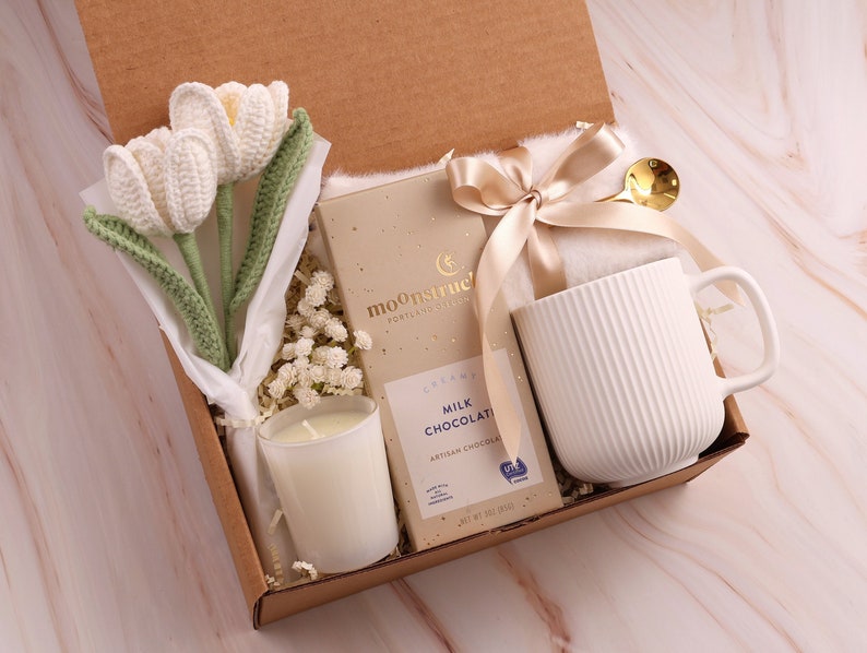 Cesta de regalo de spa para mimos del Día de la Madre, Caja de regalo personalizada del Día de la Madre, Regalo del Día de la Madre, Paquete de cuidado para ella White Tulips Small