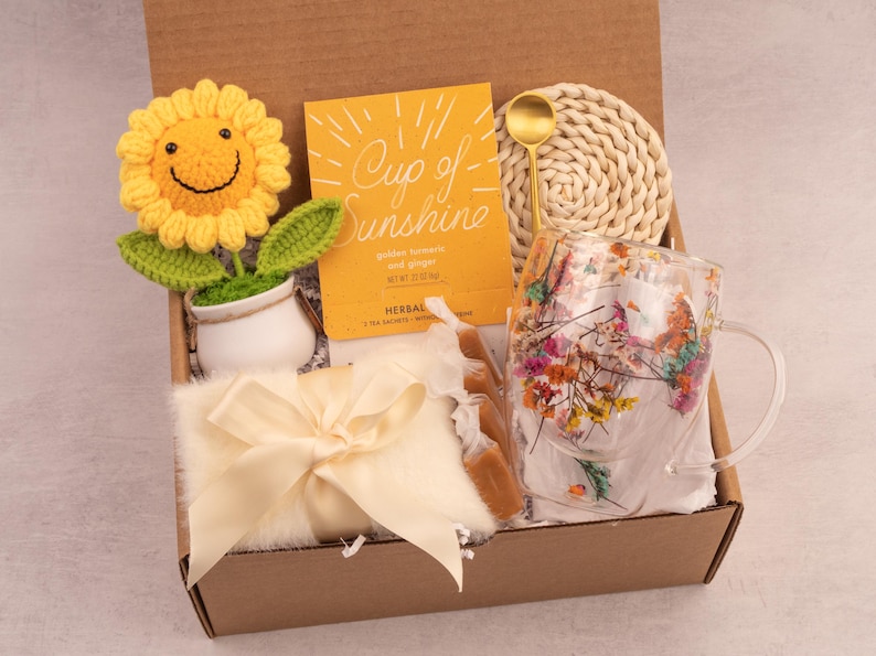 Sending Healing Vibes Gift Box For Women, Succulent, Socks, Candle, Get Well Gift For Her, Thinking Of You Gift, Gift Basket With Blanket SmileySunflowerSmall